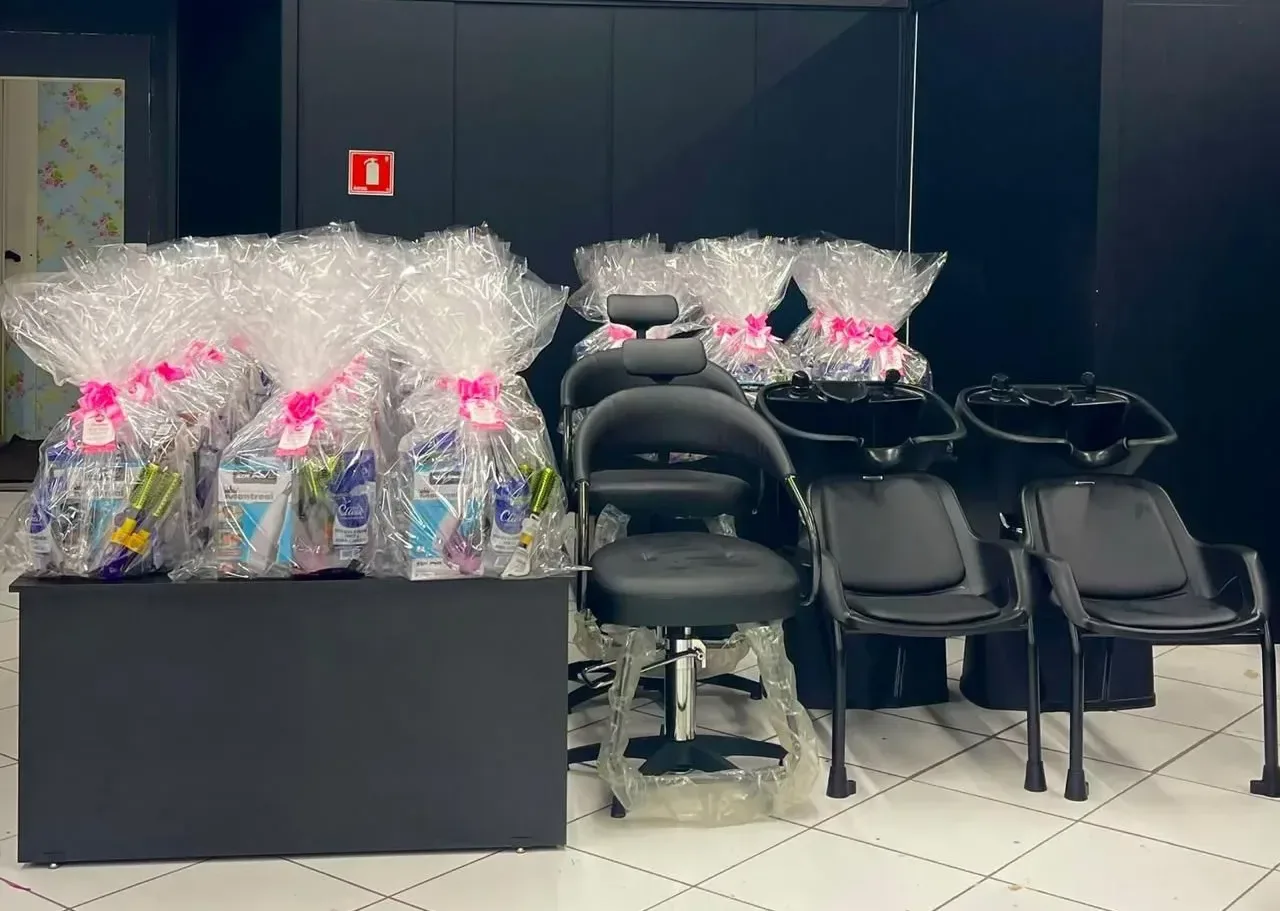 Geraldo Resende destina R$ 150 mil para curso de cabeleireira e trancista