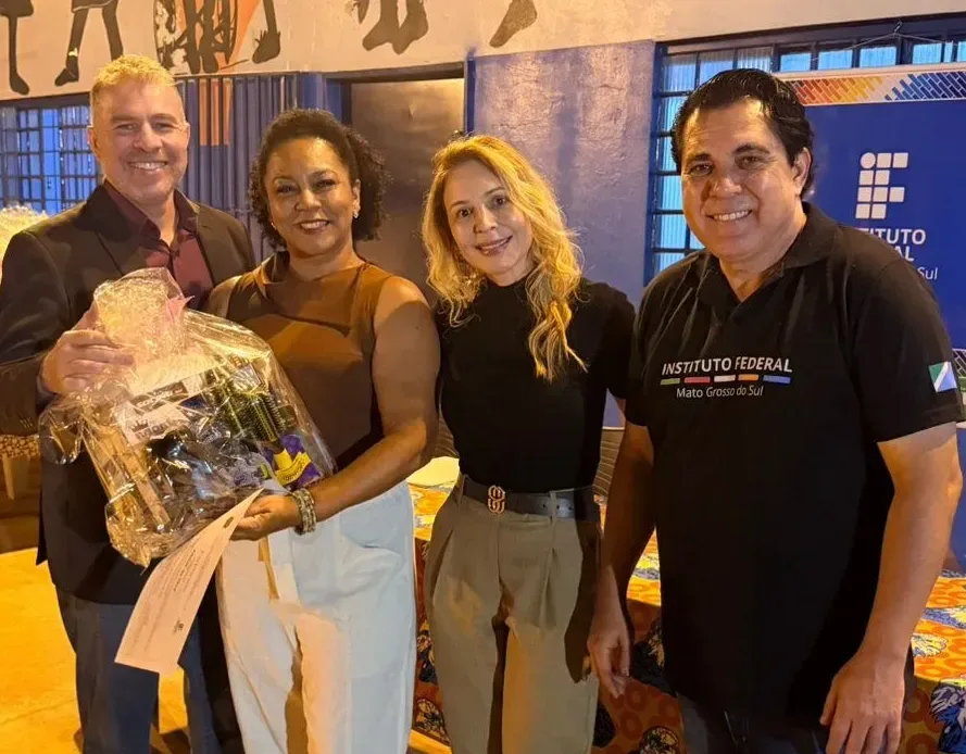 Geraldo Resende destina R$ 150 mil para curso de cabeleireira e trancista