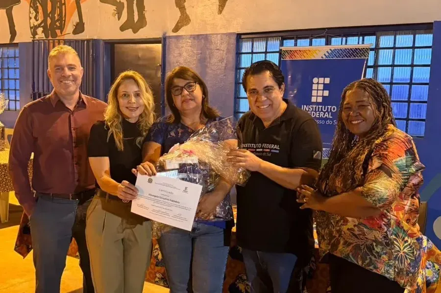 Geraldo Resende destina R$ 150 mil para curso de cabeleireira e trancista