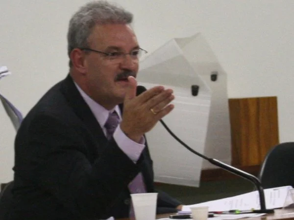 A comissão, presidida pelo deputado Geraldo Resende, PMDB/MS, aprovou também três requerimentos. (Fotos: Mizael)