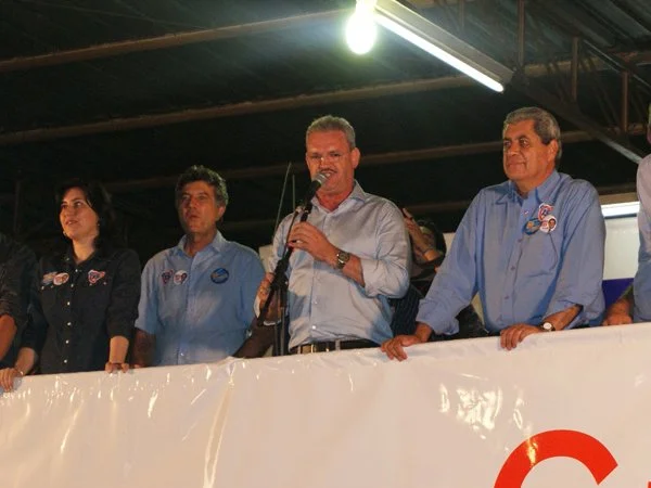 Geraldo também lembrou dos compromissos assumidos recentemente por André para a construção do presídio semi-aberto e para duplicação da Avenida Guaicurus. (Foto: Hédio Fazan)