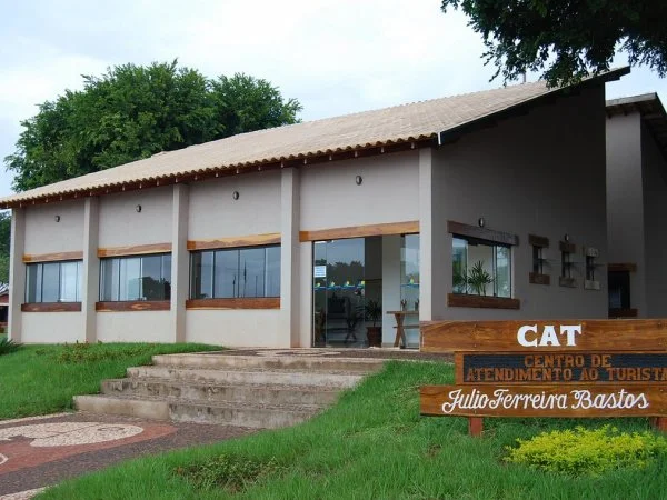 O CAT fica localizado na Praça Getúlio Vargas, na esquina da BR-060 com a Rua Tenente Ary Rodrigues (foto: Divulgação)