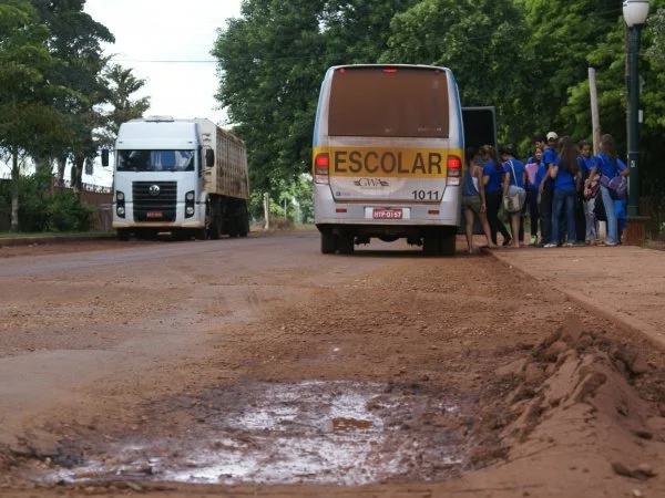 Estado do acesso ao Distrito de Indápolis é precário. (Fotos: Edmir Conceição)