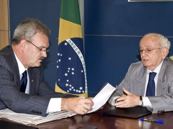 Geraldo Resende apresentou os projetos e demandas de outros municípios. (Foto: Rodrigo Pael)