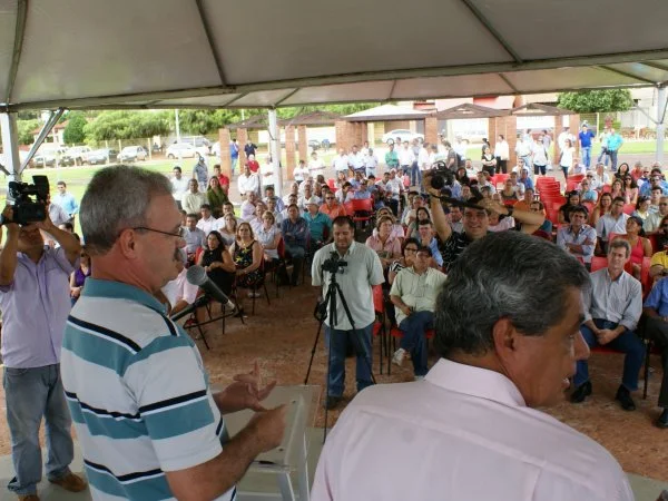 Geraldo Resende aponta que a situação leva em conta também a qualidade do asfalto e ausência de manutenção. (Foto: Ronney Minella)