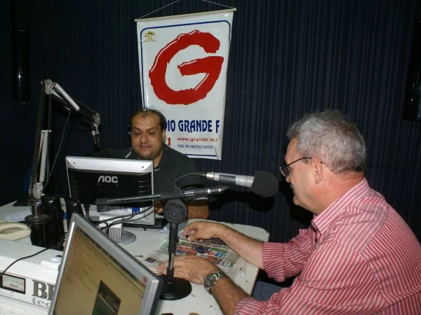 Deputado Geraldo Resende anuncia, em entrevista, que fará convite à Dilma Roussef. (Foto: Ronney Minella)