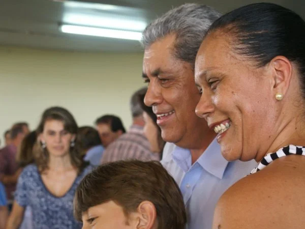 Geraldo acompanha André na entrega de Notebooks em Dourados