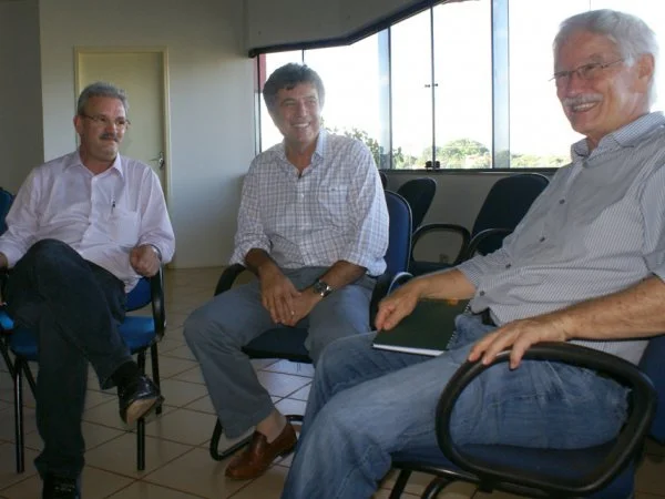 O secretário de Planejamento, Antônio Nogueira, participou de audiência do prefeito Murilo Zauith ao deputado Geraldo Resende.