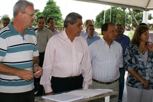 Assinada ordem de serviço das Praças do Izidro e Canaã 3. (Foto: Ronney Minella)
