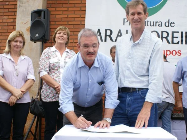 Deputado federal Geraldo Resende e prefeito Edson de Davi, em evento de lançamento de obras em Aral Moreira. (Foto: Edmir Conceição)