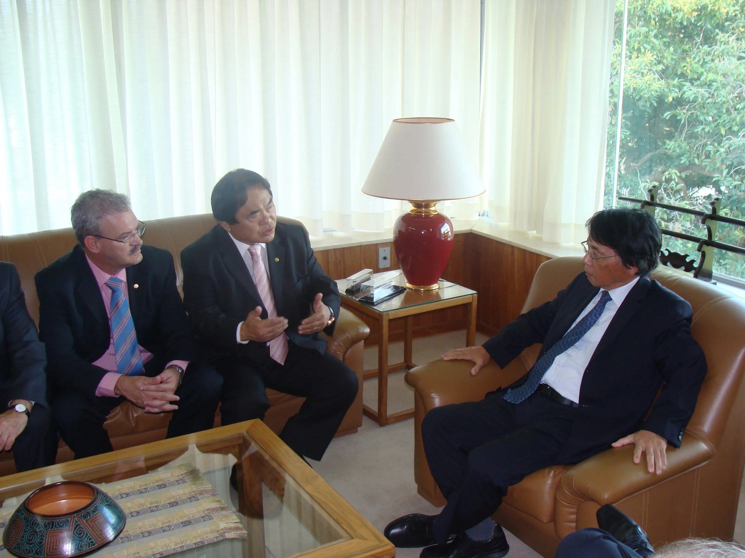 Geraldo se reuniu quarta-feira com diplomatas japoneses na Embaixada do Japão em Brasília. (Foto: Rodrigo Pael)
