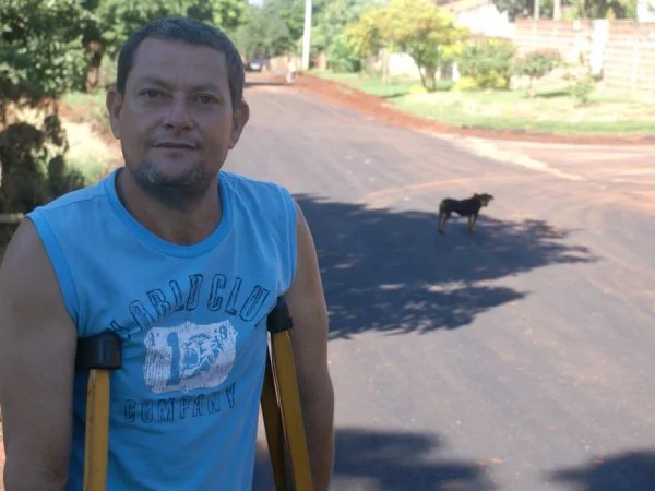 Jonas Miranda Marques já pode ir ao trabalho sem se preocupar com barro.