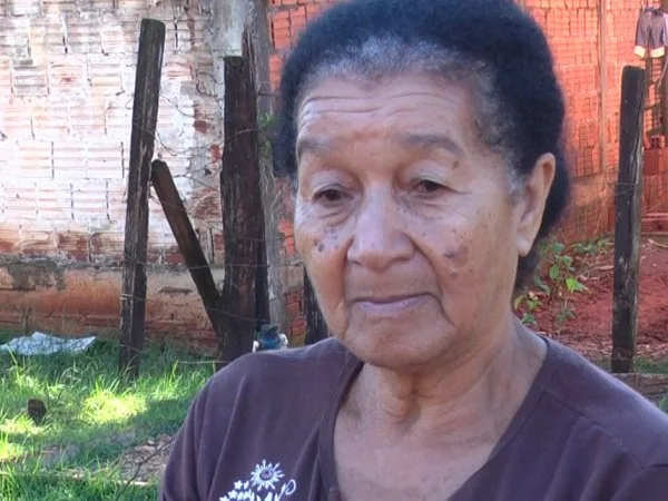 Dona de casa Odete Rofina Silverio agradece Geraldo Resende pelo sonho realizado.