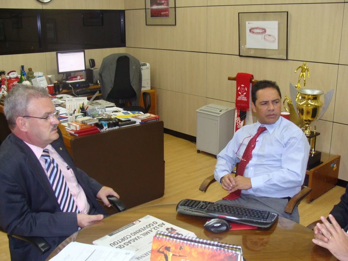 Geraldo esteve no MEC para cobrar agilidade no projeto de revitalização da Escola Presidente Vargas. (Foto: Rodrigo Pael)