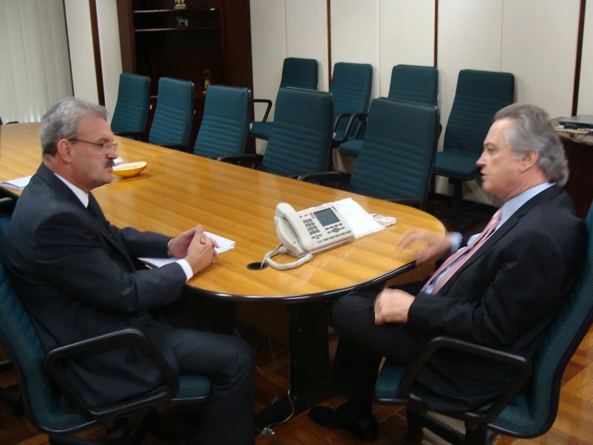 Deputado Geraldo Resende em audiência com o ministro da Agricultura Wagner Rossi (Foto: Rodrigo Pael)