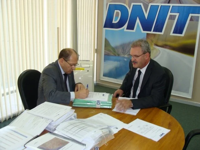 Deputado Geraldo Resende em audiência com o diretor-geral do Dnit, Luis Pagot (Foto: Rodrigo Pael/Brasília)