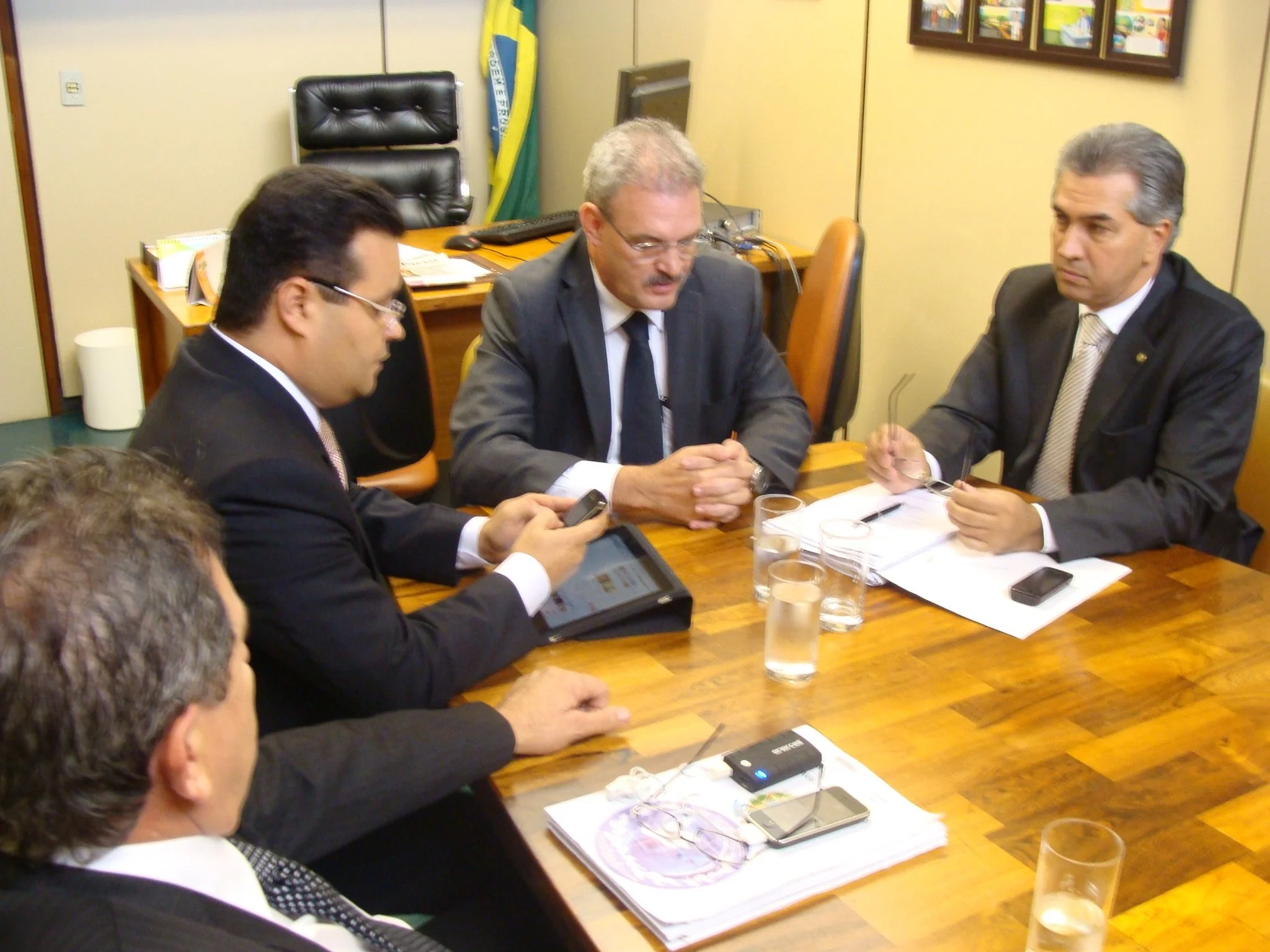 Geraldo, Giroto, Fábio Trad e Reinaldo Azambuja durante reunião que definiu coordenação da bancada.