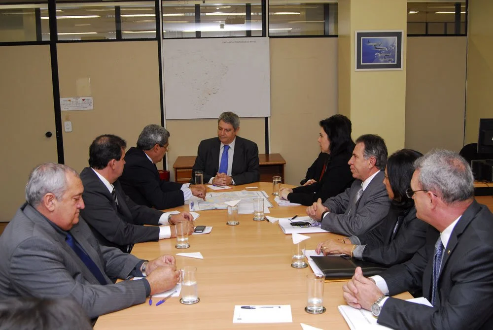 Bancada federal em audiência na Secretaria de Aviação Civil da Presidência da República. (Foto: Rodrigo Pael)