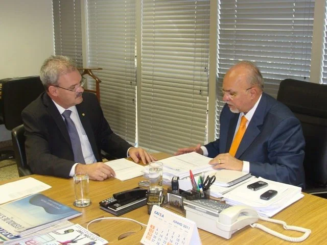 Deputado Geraldo Resende em audiência com o ministro das Cidades, Mário Negromonte. (Foto: Rodrigo Pael)