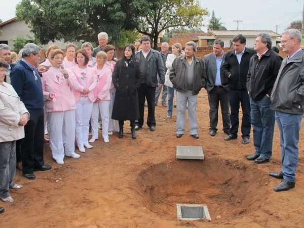 Geraldo entrega obras em Naviraí