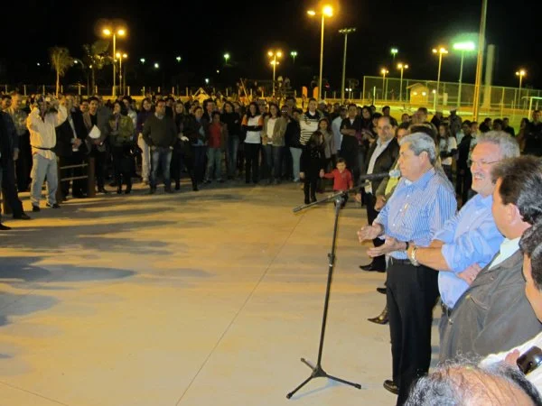 Multidão prestigia inauguração de Praça, em Itaporã