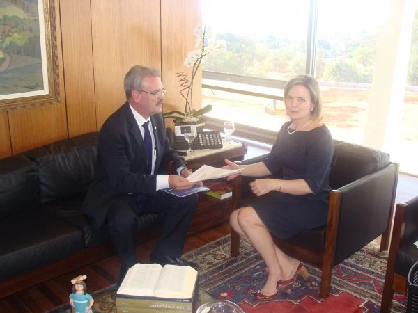Deputado Geraldo Resende, em audiência com a ministra Gleisi Hoffmann. (Foto: Rodrigo Pael)
