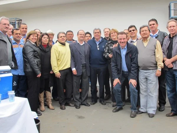 Geraldo entrega obras em Naviraí