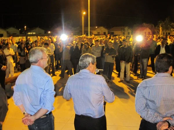 Multidão prestigia inauguração de Praça, em Itaporã