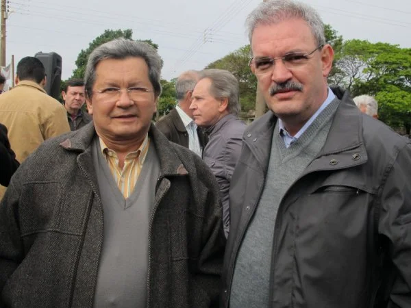 Geraldo entrega obras em Naviraí