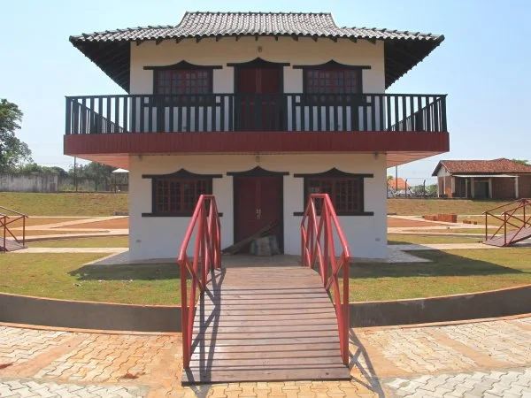Castelo Japonês, no centro da Praça do Centenário que será inaugurada em dezembro. (Fotos: Ronney Minella)