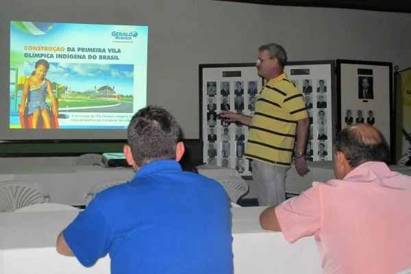 Deputado presta contas do mandato no Rotary