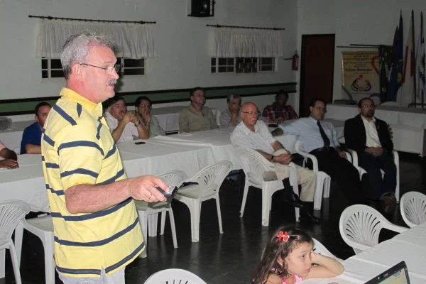 Deputado presta contas do mandato no Rotary