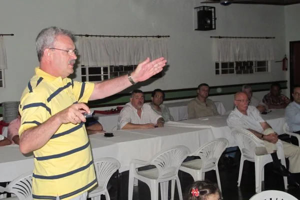 Deputado presta contas do mandato no Rotary