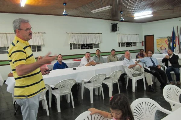 Deputado presta contas do mandato no Rotary