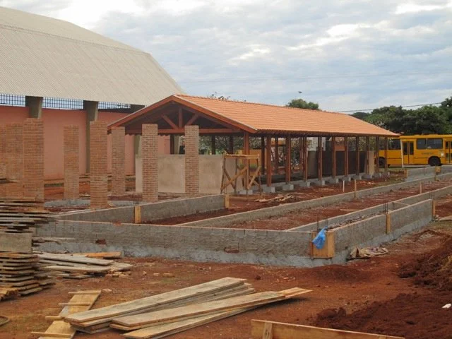 Obras da Praça do bairro Izidro Pedroso (Foto: Assessoria)