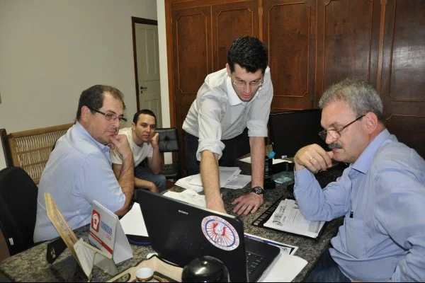 Comissão se reuniu com o deputado Geraldo Resende na semana passada. Foto: Divulgação