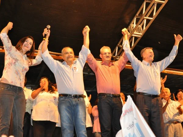 O deputado federal Geraldo Resende (PMDB) participou no sábado passado do lançamento da candidatura de Lídio Ledesma a Prefeitura Iguatemi.