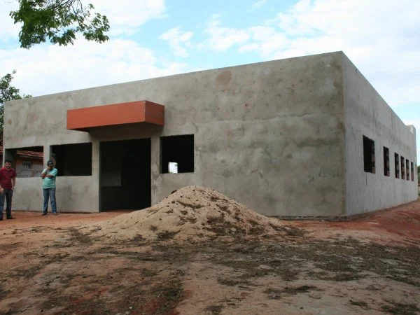 Estágio atual das obras da Unidade Básica de Saúde do Bairro Cerâmica, em Eldorado.