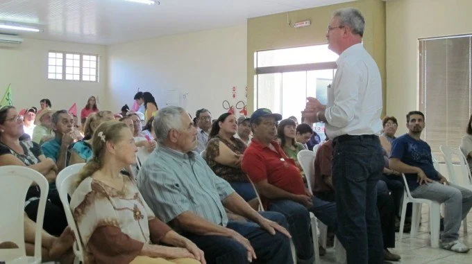 Veja aqui fotos do comicio de Sergio Barbosa e reunião em Amambaí