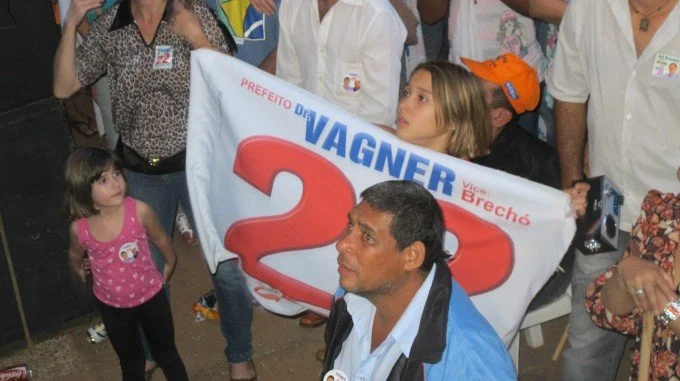 Veja fotos da carreata e comício em Anaurilândia