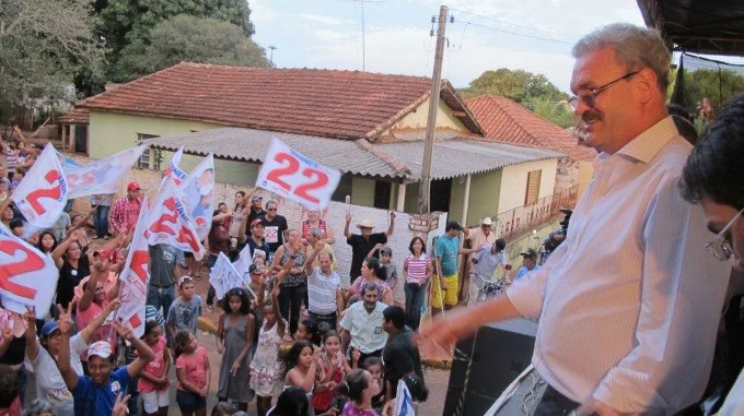 Veja fotos da carreata e comício em Anaurilândia
