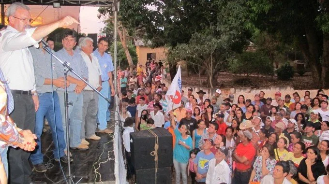 Veja fotos da carreata e comício em Anaurilândia