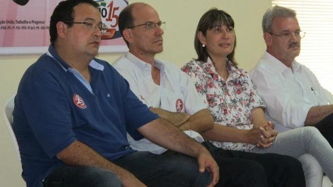 Veja aqui fotos do comicio de Sergio Barbosa e reunião em Amambaí