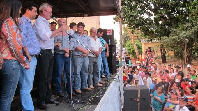 Veja fotos da carreata e comício em Anaurilândia