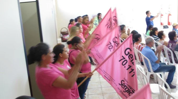 Veja aqui fotos do comicio de Sergio Barbosa e reunião em Amambaí