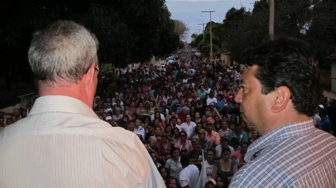 Veja fotos da carreata e comício em Anaurilândia