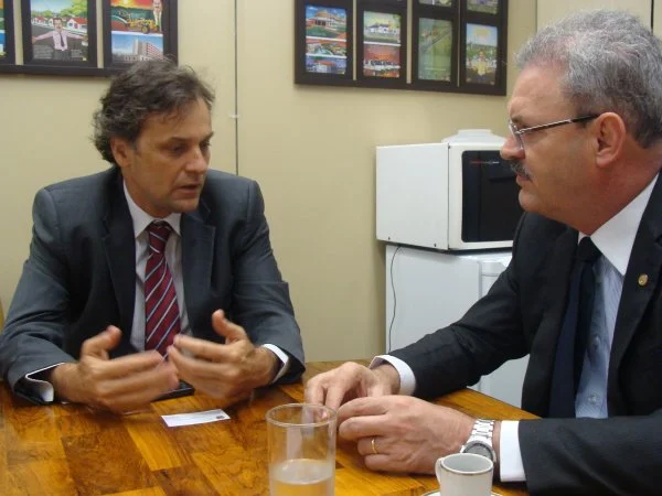 Diretor da Vivo, Enylson Camolesi explica que há possibilidade de outras torres de celular serem instaladas no Estado