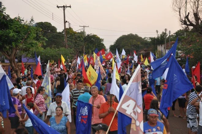 Geraldo participa de caminhada e comício em Douradina