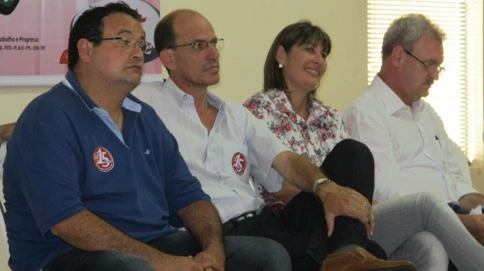 Veja aqui fotos do comicio de Sergio Barbosa e reunião em Amambaí