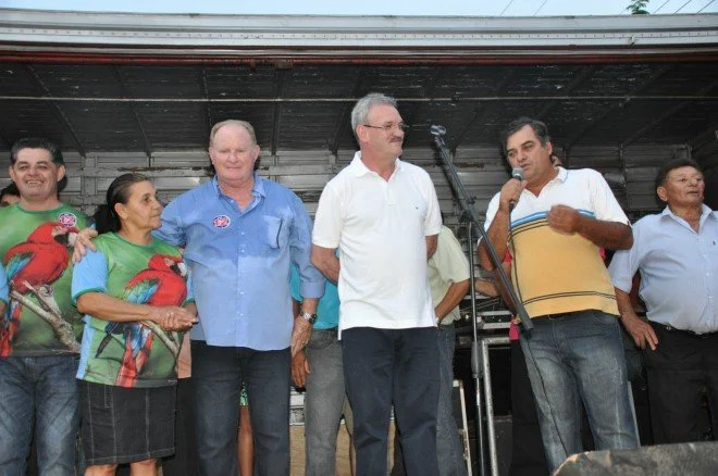 Geraldo participa de caminhada e comício em Douradina